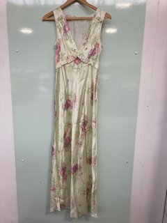 LOVE SHACK FANCY SUNIVA DRESS IN PEACHY SAGE - UK SIZE: 4 - RRP: £ 525.00: LOCATION - B 12