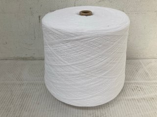 12 X LARGE ROLL OF WOOL IN SUPER WHITE: LOCATION - B11