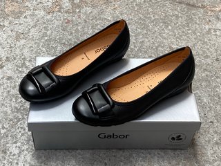 WOMENS GABOR HOVERCRAFT LEATHER SHOES IN BLACK SIZE 4: LOCATION - B10