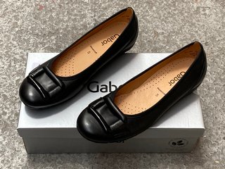 WOMENS GABOR HOVERCRAFT LEATHER SHOES IN BLACK SIZE 5: LOCATION - B10