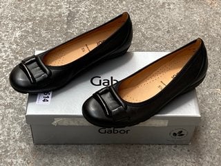 WOMENS GABOR HOVERCRAFT LEATHER SHOES IN BLACK SIZE 5.5: LOCATION - B10