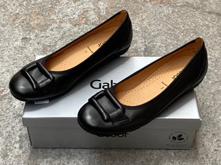 WOMENS GABOR HOVERCRAFT LEATHER SHOES IN BLACK SIZE 7: LOCATION - B10