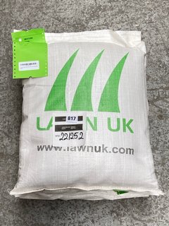 3 X LAWN UK 6KG BAG OF SEED MIXTURE: LOCATION - B0