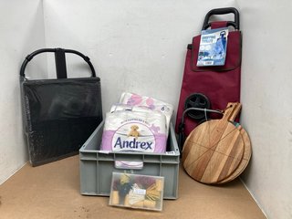 QTY OF HOUSEHOLD ITEMS TO INCLUDE ANDREX GENTLE CLEAN TOILET ROLL: LOCATION - C2