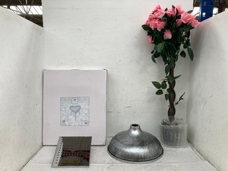 QTY OF HOUSEHOLD ITEMS TO INCLUDE L&P CRYSTAL LOVE HEART SHAPED TABLE: LOCATION - C3