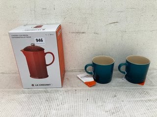 2 X LE CREUSET BLUE MUG TO INCLUDE LE CREUSET FRENCH PRESS IN BLUE: LOCATION - C6