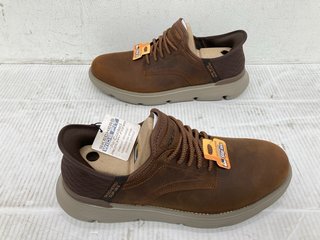 SKECHERS BROWN LEATHER SLIP IN SHOES SIZE 10: LOCATION - C6