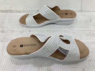 PAVERS SEQUINED SANDALS IN WHITE SIZE 6: LOCATION - C6