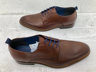 PAVERS LEATHER SMART SHOES IN BROWN WITH BLUE LACES SIZE 10: LOCATION - C6