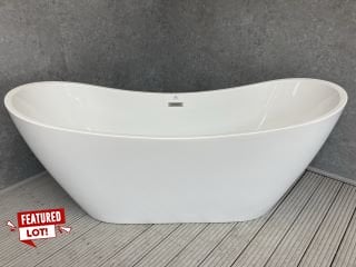 1820 X 700MM MODERN TWIN SKINNED DOUBLE ENDED FREESTANDING SLIPPER STYLE BATH WITH INTEGRAL CHROME SPRUNG WASTE & OVERFLOW - RRP £1585: LOCATION - PHOTO BOOTH