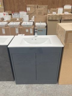 (COLLECTION ONLY) FLOOR STANDING 2 DOOR SINK UNIT IN GLOSS GREY WITH A 820 X 470MM 1TH CERAMIC BASIN COMPLETE WITH A MONO BASIN MIXER TAP & CHROME SPRUNG WASTE - RRP £780: LOCATION - D2