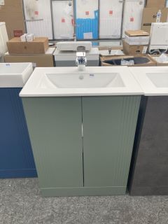 (COLLECTION ONLY) FLOOR STANDING 2 DOOR SINK UNIT IN FERN GREEN WITH A 610 X 400MM 1TH CERAMIC BASIN COMPLETE WITH A MONO BASIN MIXER TAP & CHROME SPRUNG WASTE - RRP £725: LOCATION - D4