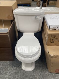 (COLLECTION ONLY) TRADITIONAL STYLED CLOSED COUPLED W/C WITH CISTERN FITTINGS, FLUSH HANDLE & SEAT - RRP £385: LOCATION - D4