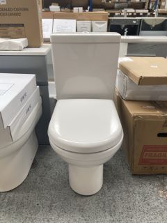 D-SHAPED CLOSED COUPLED W/C WITH CISTERN FITTINGS & SEAT - RRP £325: LOCATION - D4