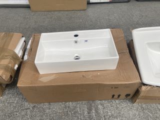 550 X 320MM 1TH CERAMIC COUNTERTOP BASIN - RRP £210: LOCATION - D4