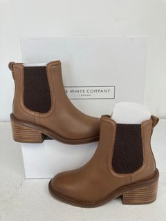 THE WHITE COMPANY LONDON ABERDARE HEELED CHELSEA BOOTS IN TAN - SIZE UK3 - RRP £179: LOCATION - BOOTH