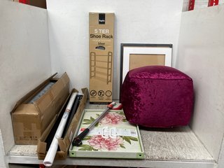 QTY OF ASSORTED HOUSEHOLD ITEMS TO INCLUDE SQUARE VELVET FOOTSTOOL IN PURPLE: LOCATION - H9