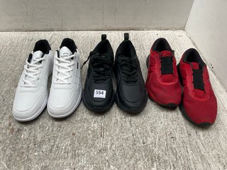 3 X ASSORTED MENS & WOMENS SHOES IN VARIOUS SIZES & DESIGNS TO INCLUDE FASHION MENS TRAINERS IN WHITE - UK SIZE 10.5: LOCATION - G3