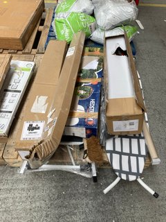 PALLET OF ASSORTED HOUSEHOLD ITEMS TO INCLUDE HEDSTROM SINGLE SWING: LOCATION - B5