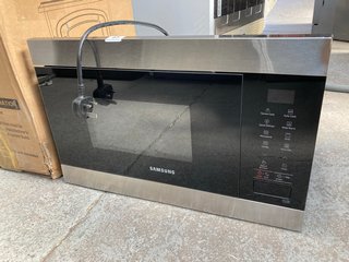 SAMSUNG BUILT IN MICROWAVE OVEN WITH GRILL: MODEL MG22M8074AT - RRP £359: LOCATION - B1