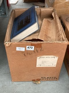 (COLLECTION ONLY) QTY OF ASSORTED VINTAGE BOOKS TO INCLUDE THE CHILDRENS ENCYCLOPEDIA: LOCATION - BR11