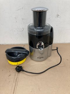 MAGIMIX JUICE EXPERT 3 IN 1 JUICER IN SATIN STEEL/BLACK RRP £250: LOCATION - BR2