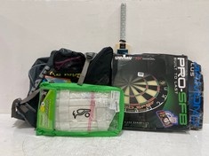 7 X ASSORTED ITEMS TO INCLUDE WINMAU DIAMOND PLUS DARTBOARD