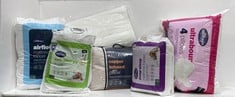 8 X ASSORTED BEDDING ITEMS TO INCLUDE SILENTNIGHT ANTI-ALLERGY DUVET - KING