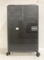 AMERICAN TOURISTER HARD SHELL SUITCASE IN BLACK