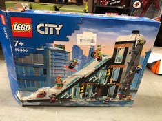 LEGO CITY 60366 SKI & CLIMBING CENTER