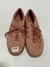 ADIDAS HAMBURG TRAINERS PEACH SUEDE SIZE 11