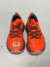 SAUCONY ENDORPHIN TRAIL TRAINERS CAMPFIRE STORY ORANGE SIZE 4