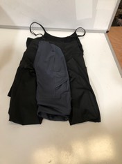 3 X ASSORTED GYM CLOTHING TO INCLUDE BLACK LEGGINGS SIZE SM