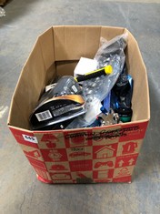 BOX OF ASSORTED TOOLS TO INCLUDE A/C PRO DIGITAL GAUGE