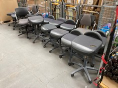 18 X ITEMS / PARTS OFFICE CHAIRS WITH WHEELS (KERBSIDE PALLET DELIVERY)