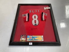 NICKY BUTT SIGNED MANCHESTER UNITED SHIRT FRAME - 1999 CHAMPIONS LEAGUE FINAL