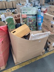 PALLET OF ASSORTED GARDEN ITEMS TO ICNLUDE GRO ZONE MAX GROWING STATION (KERBSIDE PALLET DELIVERY)