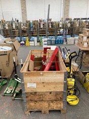 PALLET OF ASSORTED ITEMS TO INCLUDE TRANSMISSION JACK VERTICAL 0.6TON ECONOMY TYPE (KERBSIDE PALLET DELIVERY)