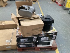 PALLET OF ASSORTED APPLIANCES TO INCLUDE RUSSELL HOBBS COMPACT MANUAL MICROWAVE OVEN - MODEL NO. RHMM719B (KERBSIDE PALLET DELIVERY)