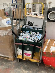 PALLET OF ASSORTED SANITISER TO INCLUDE QTY OF DUXBACK HAND SANITISER 100ML (CAGE NOT INCLUDED) (KERBSIDE PALLET DELIVERY)