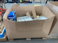 PALLET OF ASSORTED ITEMS TO INCLUDE MACHT ELETRIKA LEFT WING MIRROR - MODEL NO. 233547 (KERBSIDE PALLET DELIVERY)