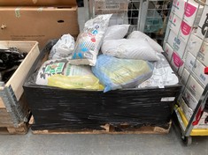 PALLET OF ASSORTED ITEMS TO INCLUDE ABSO NET ABSORBANT MULTI-USAGE (PALLET NOT INCLUDED) (KERBSIDE PALLET DELIVERY)