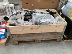 PALLET OF ASSORTED ITEMS TO INCLUDE STARLINE FRONT CONTROL ARM RH LOWER - ITEM NO. 615670539 (PALLET NOT INCLUDED) (KERBSIDE PALLET DELIVERY)