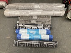 APPROX 7 X ASSORTED MATS / RUGS TO INCLUDE APPROX 120 X 150CM ROLLED RUG IN SILVER