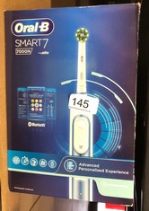 ORAL-B SMART 7 ELECTRIC TOOTHBRUSH FOR ADULTS, APP CONNECTED HANDLE, 3 TOOTHBRUSH HEADS & TRAVEL CASE, 5 MODE DISPLAY, TEETH WHITENING, 2 PIN UK PLUG, 7000N, BLUE.: LOCATION - B RACK