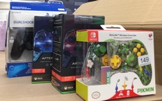 QUANTITY OF ITEMS TO INCLUDE PDP REALMZ WIRELESS CONTROLLER FOR NINTENDO SWITCH/OLED - PIKMIN 4: PIKMIN CLOVER PATCH: LOCATION - B RACK