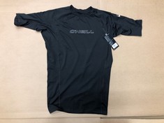 QUANTITY OF ADULT CLOTHING TO INCLUDE O'NEILL WETSUITS MEN'S BASIC SKINS SHORT SLEEVE RASH GUARD, BLACK, L: LOCATION - E RACK