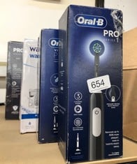 QUANTITY OF ITEMS TO INCLUDE ORAL-B PRO 1 ELECTRIC TOOTHBRUSH FOR ADULTS WITH 3D CLEANING, 1 TOOTHBRUSH HEAD, GUM PRESSURE CONTROL, 2 PIN UK PLUG, BLACK, ELECTRIC TOOTHBRUSH & ACCESSORIES: LOCATION -