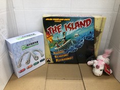 QUANTITY OF ITEMS TO INCLUDE THE ISLAND BOARD GAME: LOCATION - BACK RACK