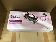 SHARK SMOOTHSTYLE HEATED BRUSH AND COMB WITH HEAT-RESISTANT STORAGE BAG, WET & DRY MODES, HOT AIR BRUSH WITH 3 TEMPERATURES, SMOOTH, SOFT & VOLUMINOUS FINISH FOR ALL HAIR TYPES, SILK HT212UK.: LOCATI